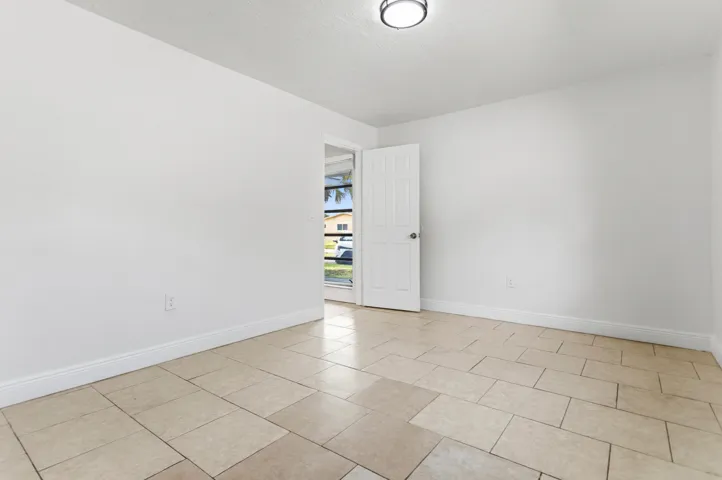 585A2827
