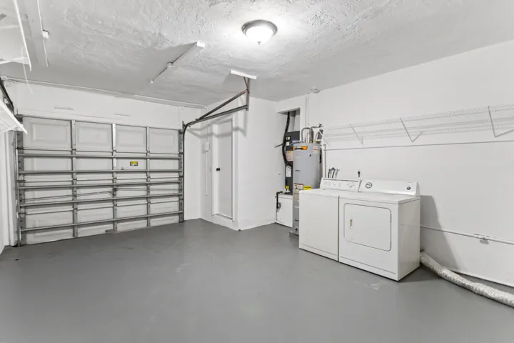585A2732