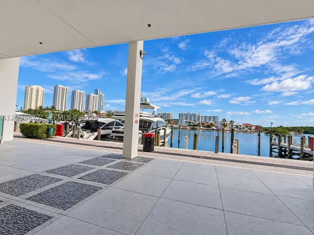Dock