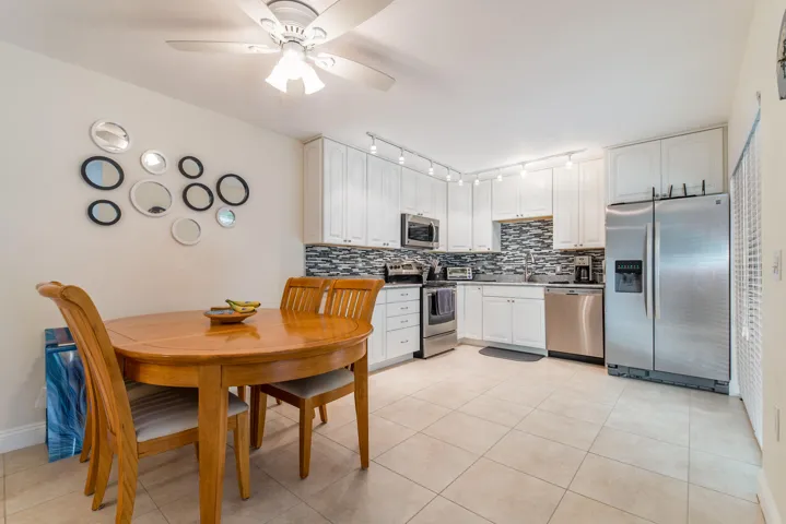 Dining & Kitchen
