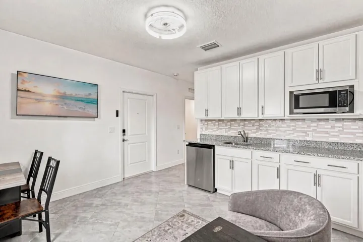 KITCHENETTE