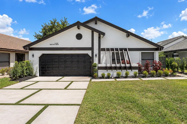 11152 Highland Circle