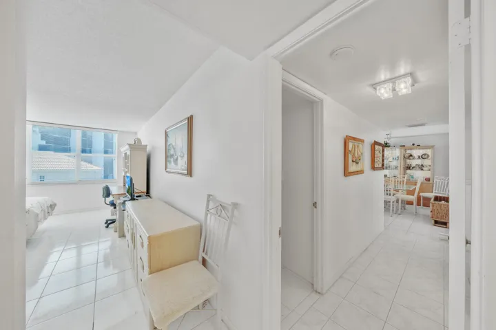 15 Foyer (2)