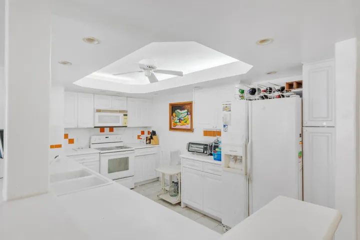 5 Kitchen (1)