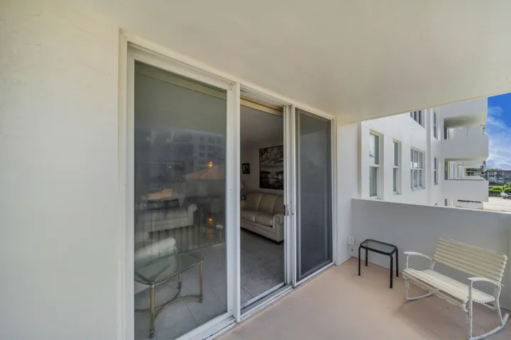 7 Balcony (4)
