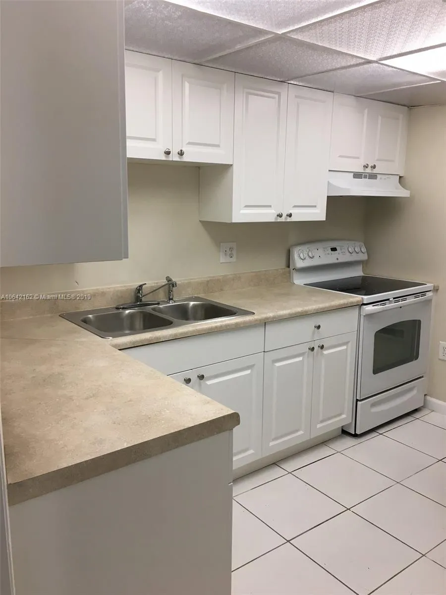 4170 Inverrary Dr 111, Lauderhill, Florida 33319, Lauderhill, Florida 33319, 2 Bedrooms Bedrooms, ,2 BathroomsBathrooms,Residential,For Sale,4170 Inverrary Dr 111, Lauderhill, Florida 33319,A10642162