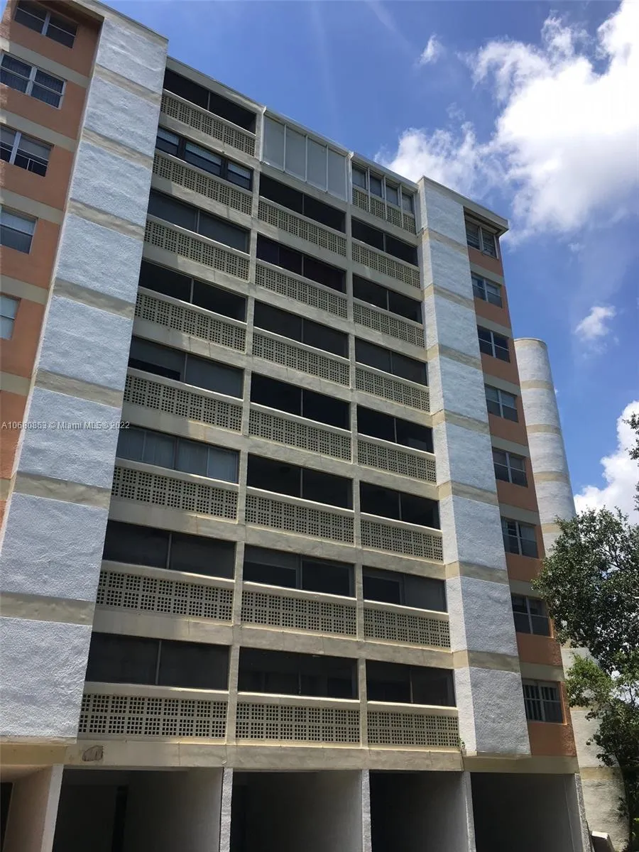 3301 Spanish Moss Ter 906, Lauderhill, Florida 333, Lauderhill, Florida 33319, 2 Bedrooms Bedrooms, ,2 BathroomsBathrooms,Residential,For Sale,3301 Spanish Moss Ter 906, Lauderhill, Florida 333,A10680863