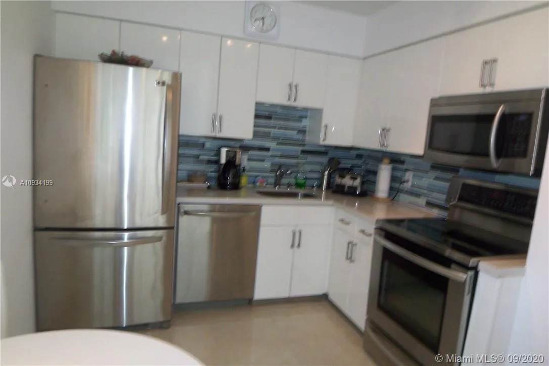 5161 Collins Av 806, Miami Beach, Florida 33140, Miami Beach, Florida 33140, 2 Bedrooms Bedrooms, ,2 BathroomsBathrooms,Residential Lease,For Rent,5161 Collins Av 806, Miami Beach, Florida 33140,A10934199