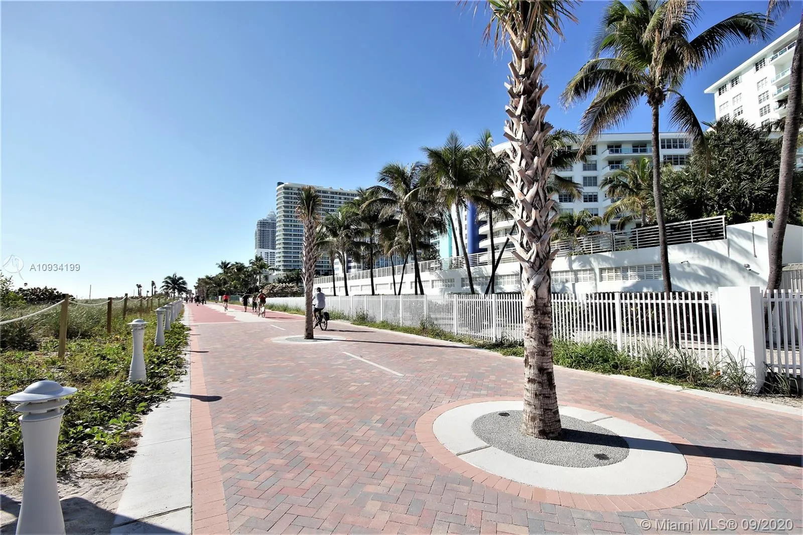 5161 Collins Av 806, Miami Beach, Florida 33140, Miami Beach, Florida 33140, 2 Bedrooms Bedrooms, ,2 BathroomsBathrooms,Residential Lease,For Rent,5161 Collins Av 806, Miami Beach, Florida 33140,A10934199