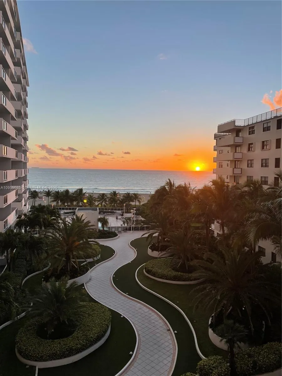 100 Lincoln Rd 719, Miami Beach, Florida 33139, Miami Beach, Florida 33139, 1 Bedroom Bedrooms, ,1 BathroomBathrooms,Residential Lease,For Rent,100 Lincoln Rd 719, Miami Beach, Florida 33139,A10959685