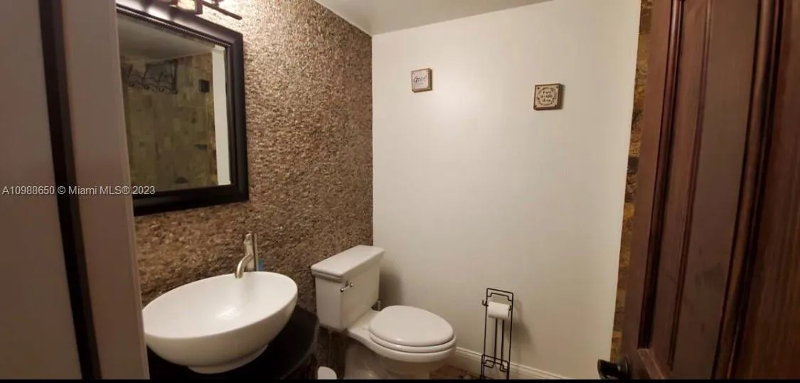 753 Michigan 2b, Miami Beach, Florida 33139, Miami Beach, Florida 33139, 1 Bedroom Bedrooms, ,1 BathroomBathrooms,Residential Lease,For Rent,753 Michigan 2b, Miami Beach, Florida 33139,A10988650