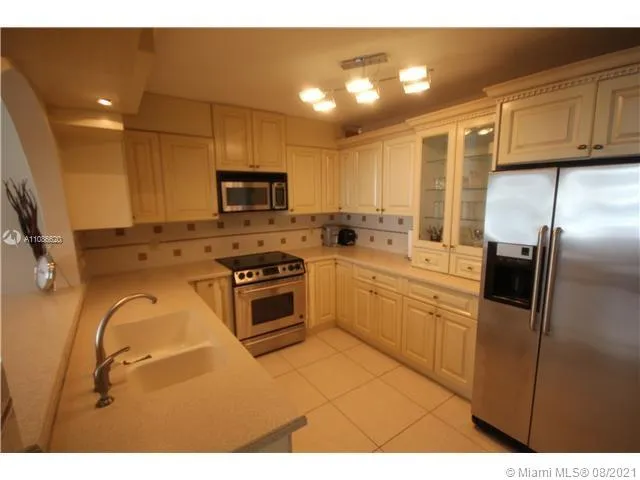 5151 Collins Av 1030, Miami Beach, Florida 33140, Miami Beach, Florida 33140, 2 Bedrooms Bedrooms, ,2 BathroomsBathrooms,Residential Lease,For Rent,5151 Collins Av 1030, Miami Beach, Florida 33140,A11086620