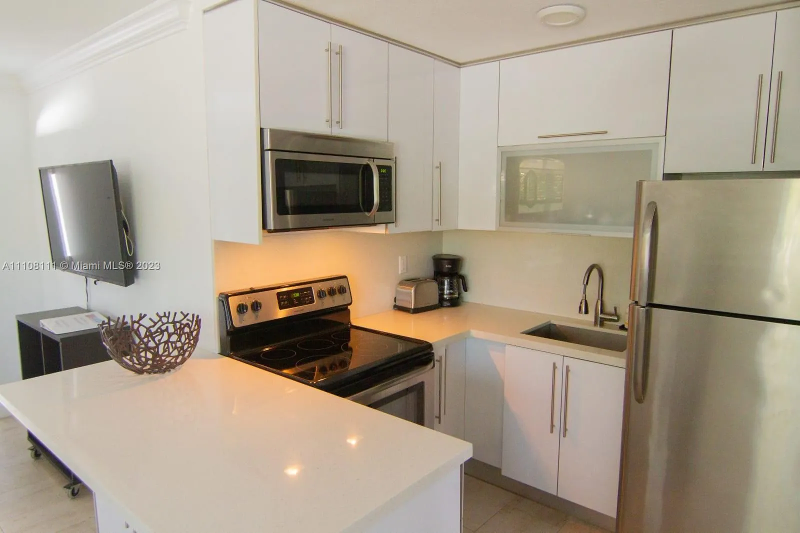 753 Michigan 3a, Miami Beach, Florida 33139, Miami Beach, Florida 33139, 1 Bedroom Bedrooms, ,1 BathroomBathrooms,Residential Lease,For Rent,753 Michigan 3a, Miami Beach, Florida 33139,A11108111