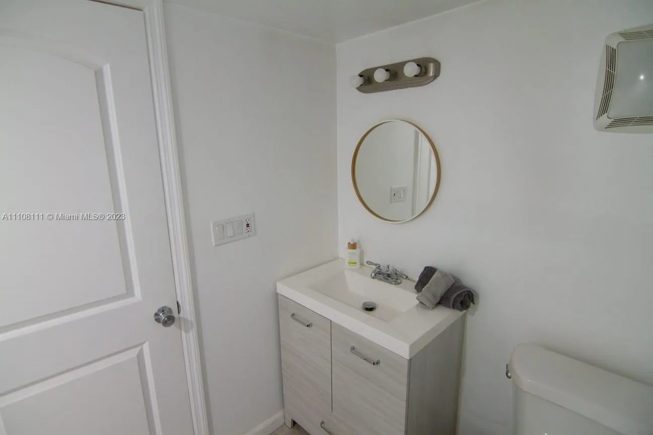 753 Michigan 3a, Miami Beach, Florida 33139, Miami Beach, Florida 33139, 1 Bedroom Bedrooms, ,1 BathroomBathrooms,Residential Lease,For Rent,753 Michigan 3a, Miami Beach, Florida 33139,A11108111