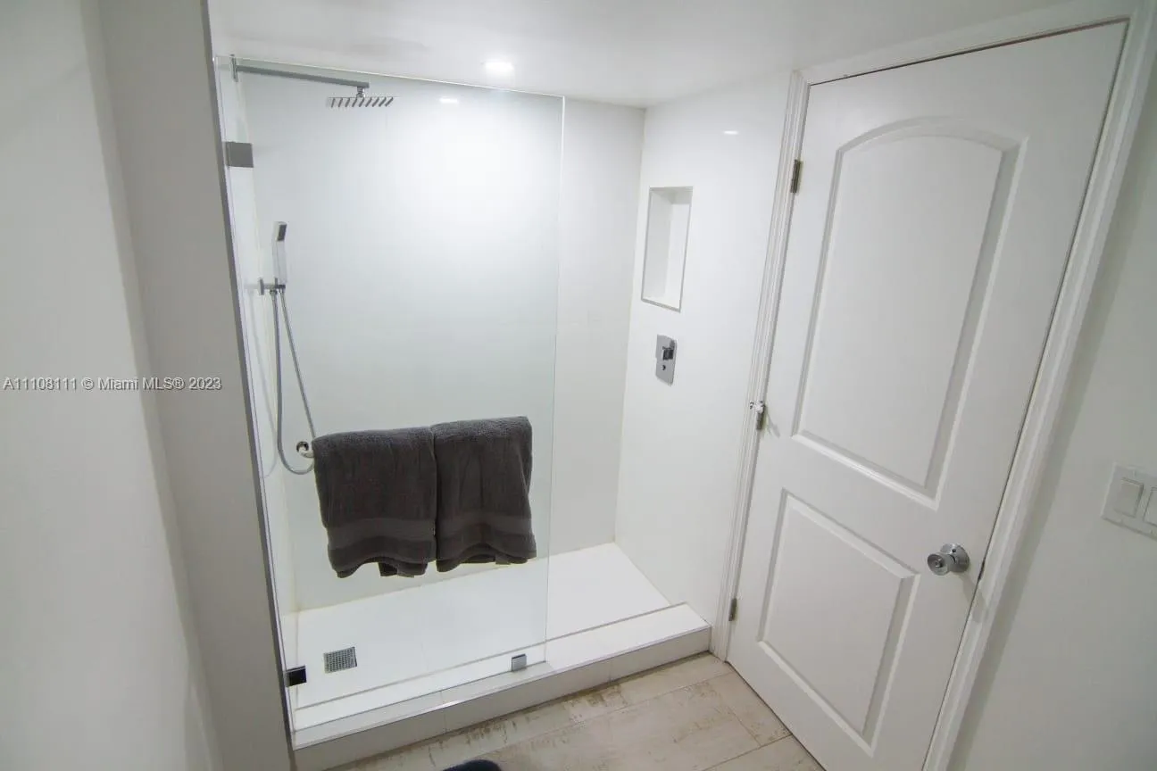 753 Michigan 3a, Miami Beach, Florida 33139, Miami Beach, Florida 33139, 1 Bedroom Bedrooms, ,1 BathroomBathrooms,Residential Lease,For Rent,753 Michigan 3a, Miami Beach, Florida 33139,A11108111