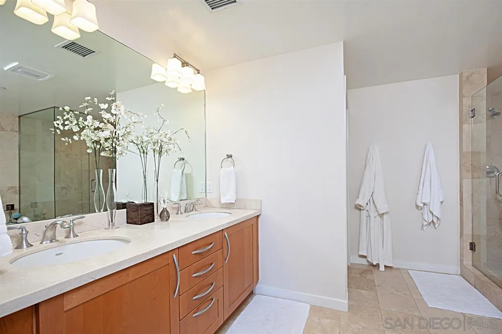 https://cdn.realtyfeed.com/cdn/127/200001432/299e0a1e1fb4050fac03ea80856717ce.webp