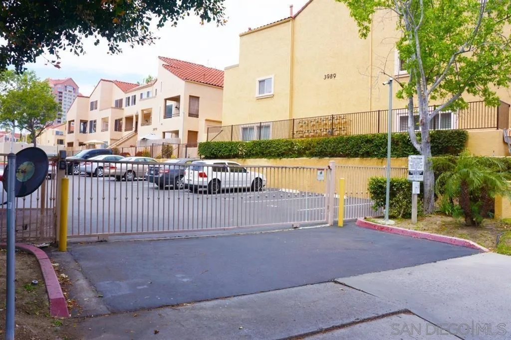 https://cdn.realtyfeed.com/cdn/127/200020928/43370133f7a1174b3f1c615f456f362b.webp
