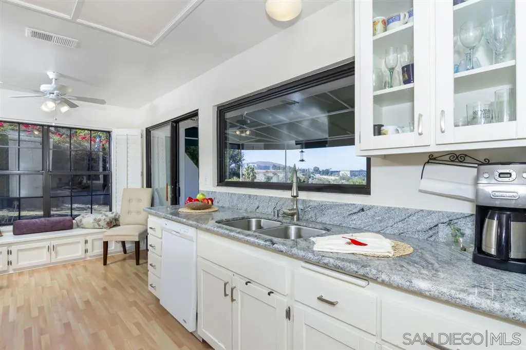 https://cdn.realtyfeed.com/cdn/127/200021330/9efa1f9132295618852d846d880fac95.webp