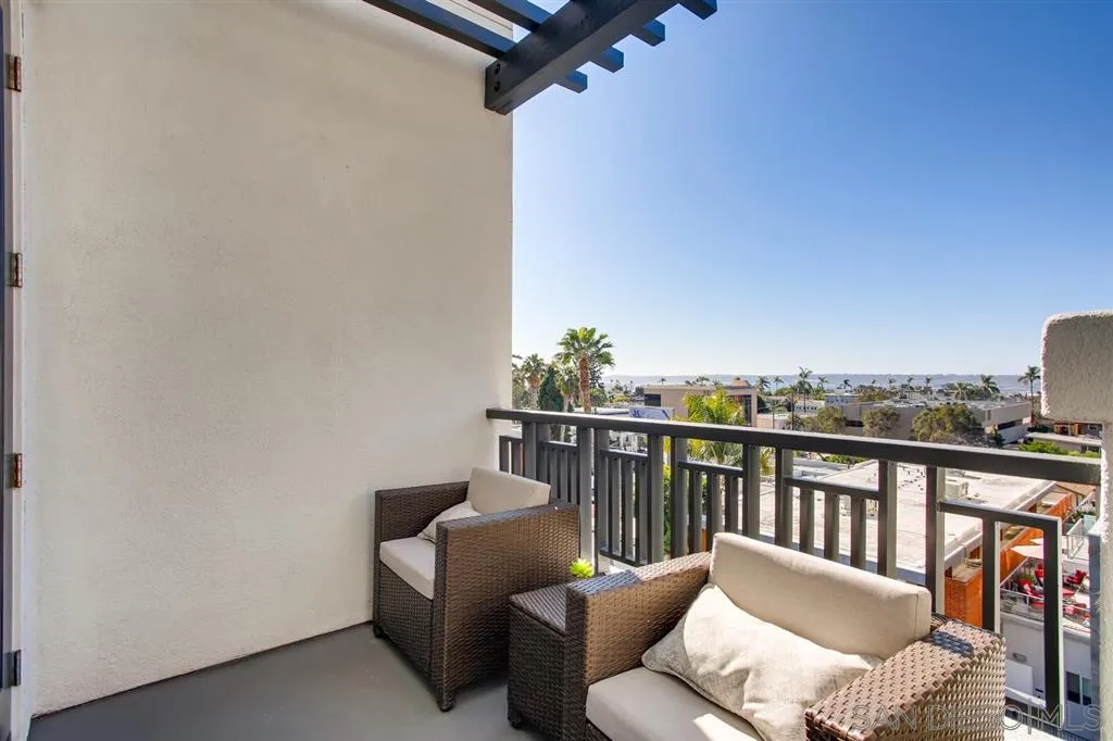 https://cdn.realtyfeed.com/cdn/127/200021947/359f5e1bfe95ab02981152e6889d0862.webp