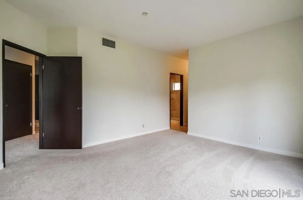 https://cdn.realtyfeed.com/cdn/127/200024908/155e84a110725cde3bc6fe7b6db207d0.webp