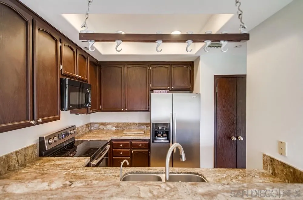 https://cdn.realtyfeed.com/cdn/127/200024908/8dea8a05667f8c8bc18774b89f2aa282.webp
