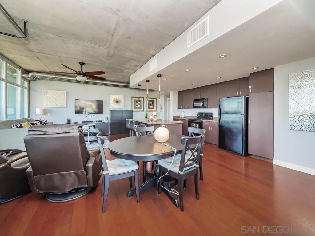 https://cdn.realtyfeed.com/cdn/127/200025530/0e67b3bd23dea050d97c92daa9bab8c0.webp