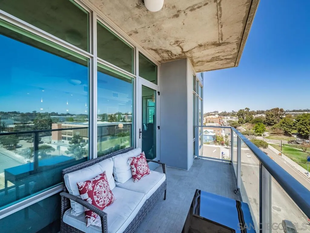 https://cdn.realtyfeed.com/cdn/127/200025530/21071eab09f5da0897aebb05e0e0dc9d.webp