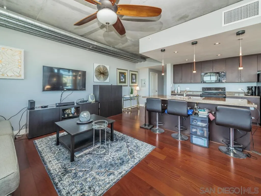 https://cdn.realtyfeed.com/cdn/127/200025530/35f1469e6fcb7a22aa490616a54a9c04.webp