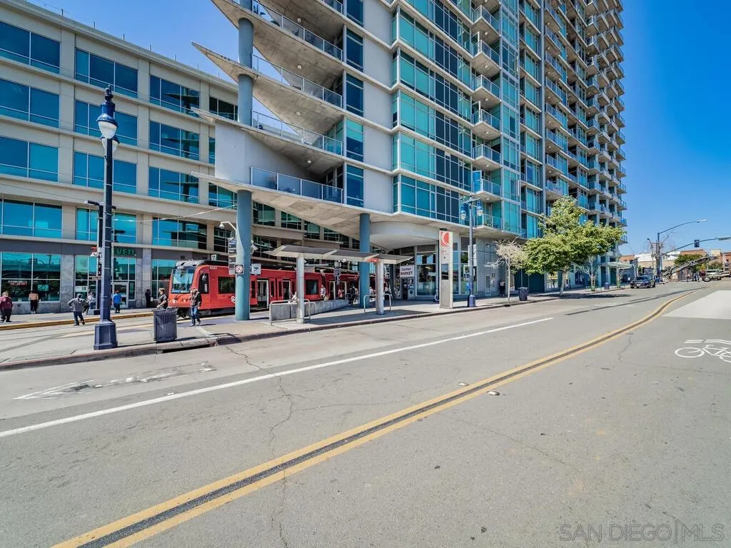https://cdn.realtyfeed.com/cdn/127/200025530/381cd9e6e50bc3fbbd5d3796b134da06.webp