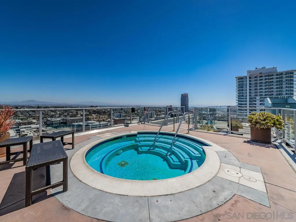 https://cdn.realtyfeed.com/cdn/127/200025530/3add4da2bdee31968876859da43f6d5d.webp