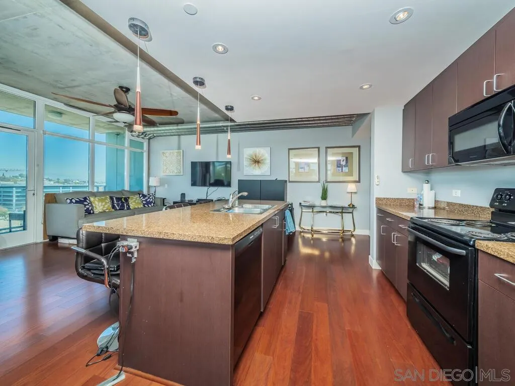 https://cdn.realtyfeed.com/cdn/127/200025530/56c1a4ae0915d86f3aca70822174bfd8.webp
