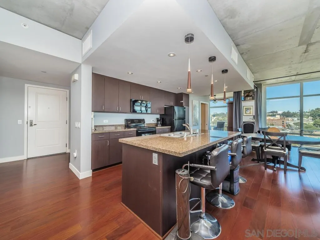 https://cdn.realtyfeed.com/cdn/127/200025530/56c7adac2869686099583497d61aea0e.webp