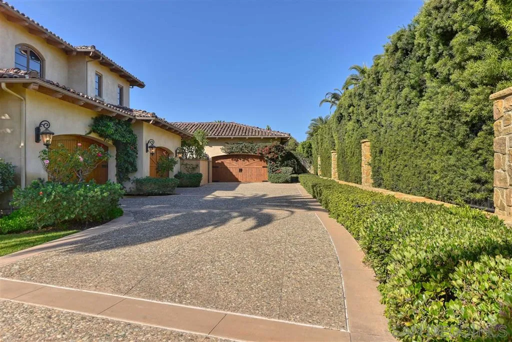 https://cdn.realtyfeed.com/cdn/127/200025780/681781cd1e1936403bdb22325b4fc072.webp