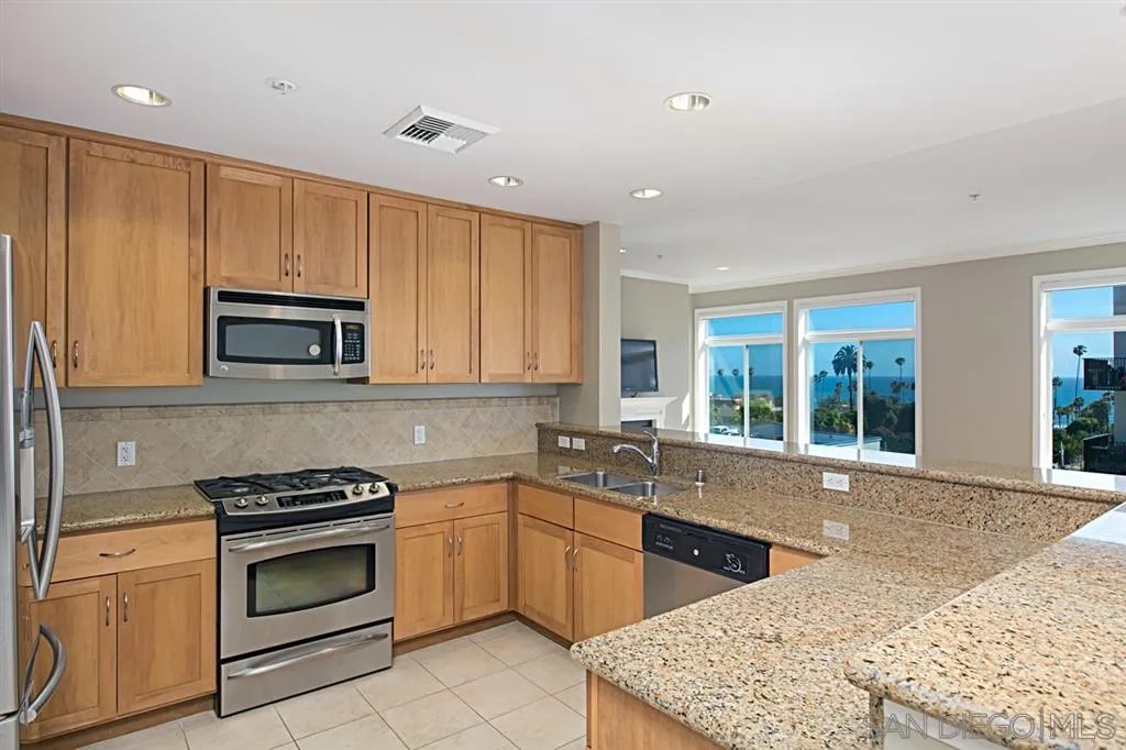 https://cdn.realtyfeed.com/cdn/127/200028682/81ca23a61f2ec99ce8c98d3bdcb84828.webp