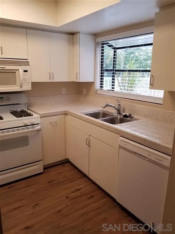 https://cdn.realtyfeed.com/cdn/127/200036624/264158799db35ae906a97dab9fb0cd21.webp