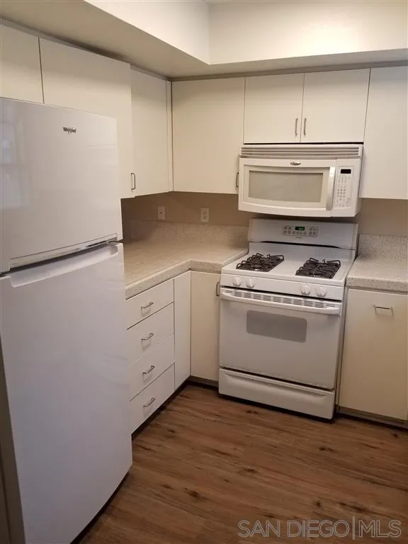 https://cdn.realtyfeed.com/cdn/127/200036624/fc3e0dd64be5be81d4a0efc26f3c9252.webp