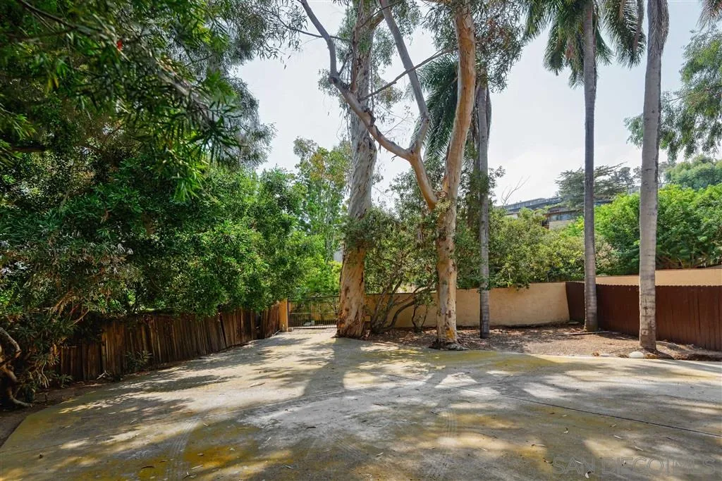 https://cdn.realtyfeed.com/cdn/127/200041532/de980042eb6731d03ce0c2900dccbd44.webp