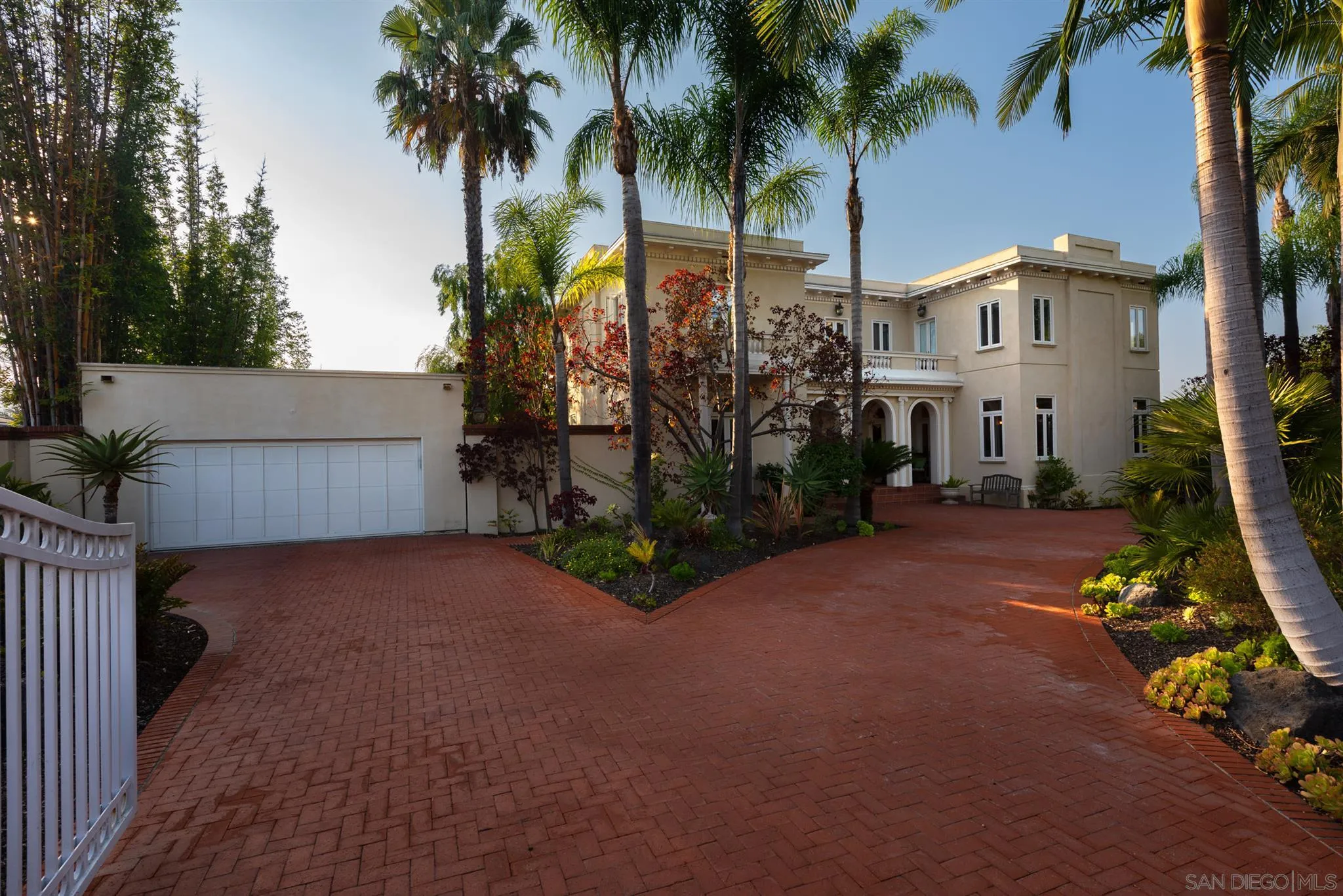 https://cdn.realtyfeed.com/cdn/127/200047612/bef82ebb51d00fff7d28b25afa95511c.webp