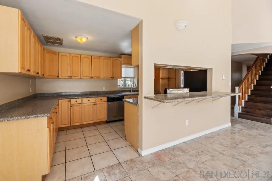 https://cdn.realtyfeed.com/cdn/127/200049411/60dd546e851438eca4f591b7a870ec5d.webp