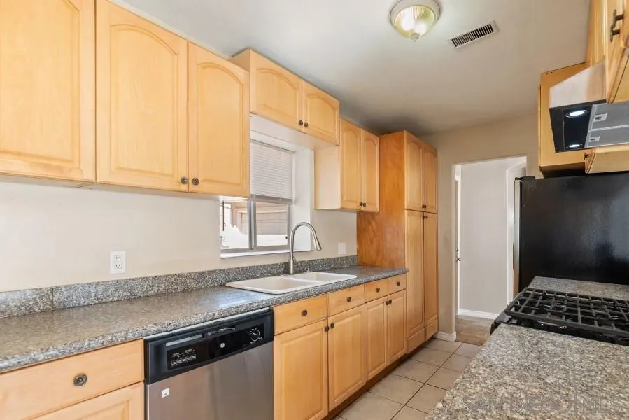 https://cdn.realtyfeed.com/cdn/127/200049411/8002e77899a8296d00c4391a0de02f70.webp