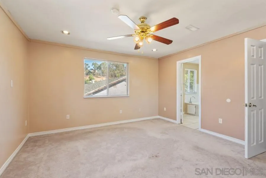 https://cdn.realtyfeed.com/cdn/127/200049411/85b080c36c4a17506db71675c88d3a06.webp