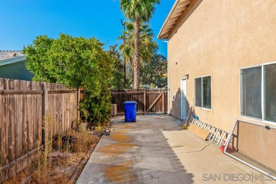 https://cdn.realtyfeed.com/cdn/127/200049411/c93c2a183f2cc3b97666fd1495b74879.webp