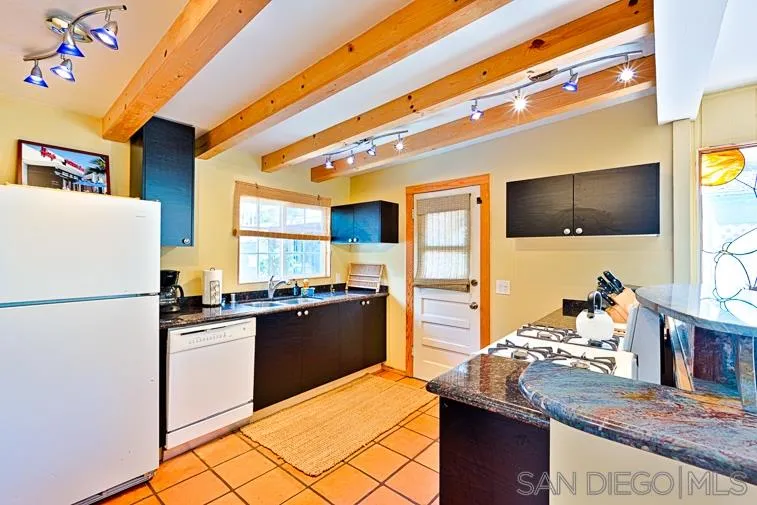 https://cdn.realtyfeed.com/cdn/127/200050837/e40e2072fe9551aea563763ae4771ddb.webp
