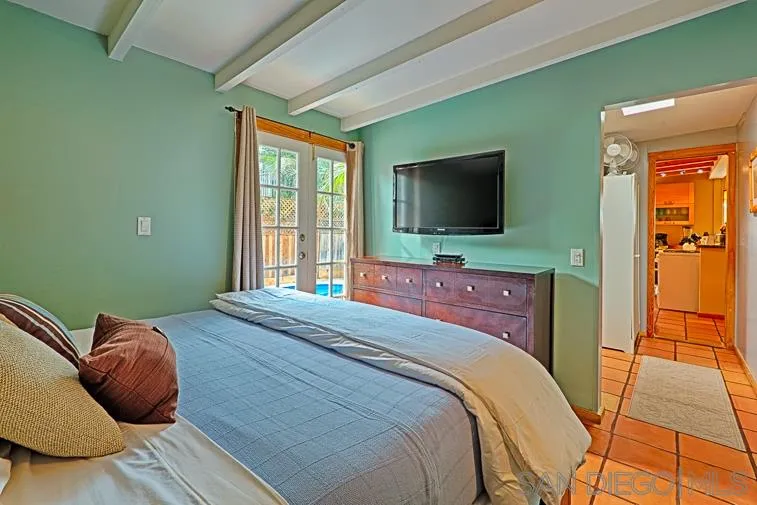 https://cdn.realtyfeed.com/cdn/127/200050837/e93a80b3b2647318145d41f0dd2be5d3.webp