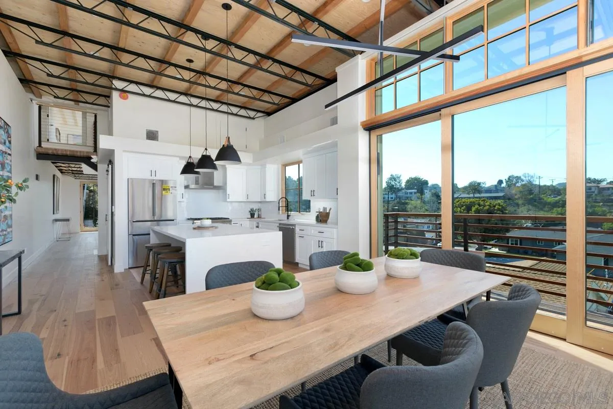 https://cdn.realtyfeed.com/cdn/127/200051140/4a186d660a643322db27c0931593fba4.webp