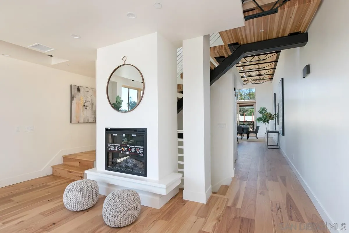 https://cdn.realtyfeed.com/cdn/127/200051140/8e62d5105327e6e3767fc7c9fca552d4.webp