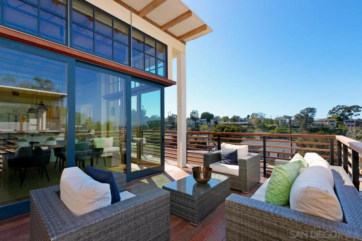 https://cdn.realtyfeed.com/cdn/127/200051140/9f566e62f5a54c1c4bf3084377f6230b.webp