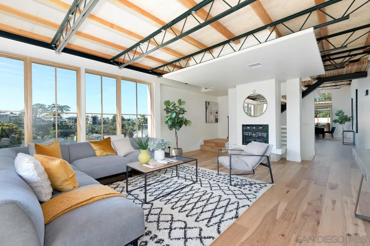 https://cdn.realtyfeed.com/cdn/127/200051140/f8aa0d2ff8fb842bd2b100bd9c3dbb58.webp