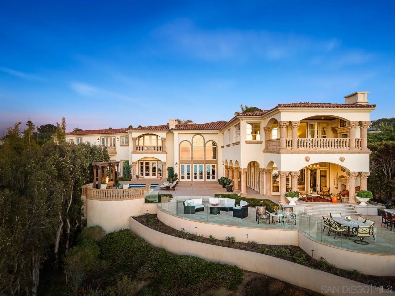 https://cdn.realtyfeed.com/cdn/127/200054511/e38e8c938e7157fe4e608bd2ee7ceabf.webp