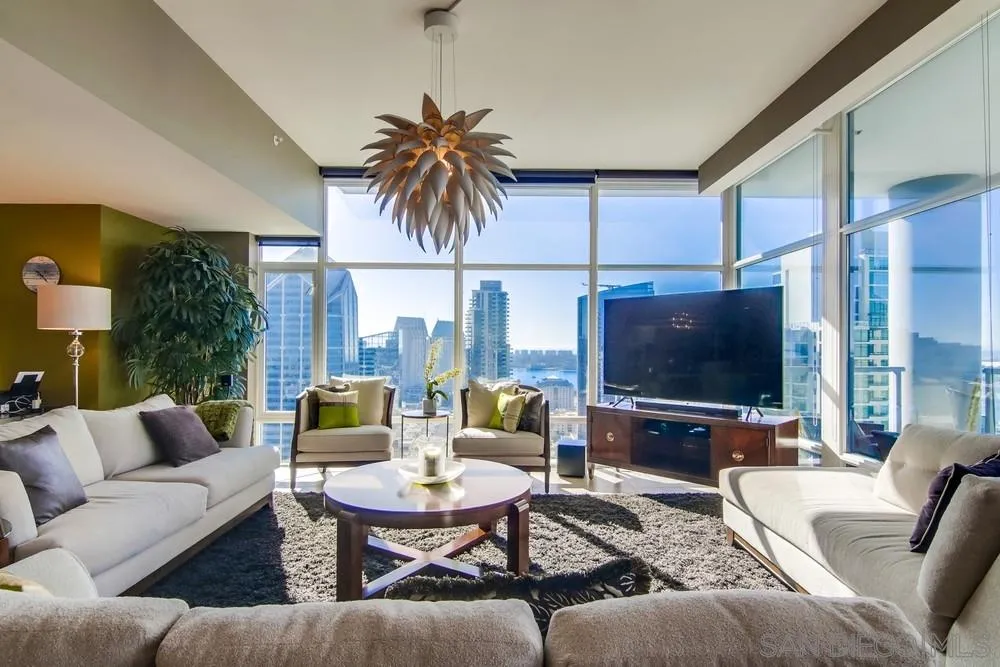 https://cdn.realtyfeed.com/cdn/127/210000374/2991f88b1cd0b699945f983edb0072f5.webp